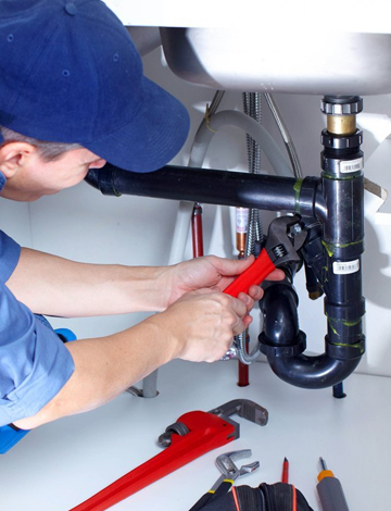Plomería y Reparación de Alcantarillado en Santa Ana – Servicios Profesionales y Rápidos