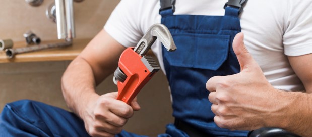 Fontaneros en Corona, California: mejores servicios y precios - Guía completa