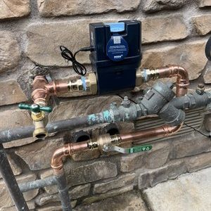 CJ Plumbing – Servicios de Plomería y Hidrojetado para Limpieza de Tuberías
