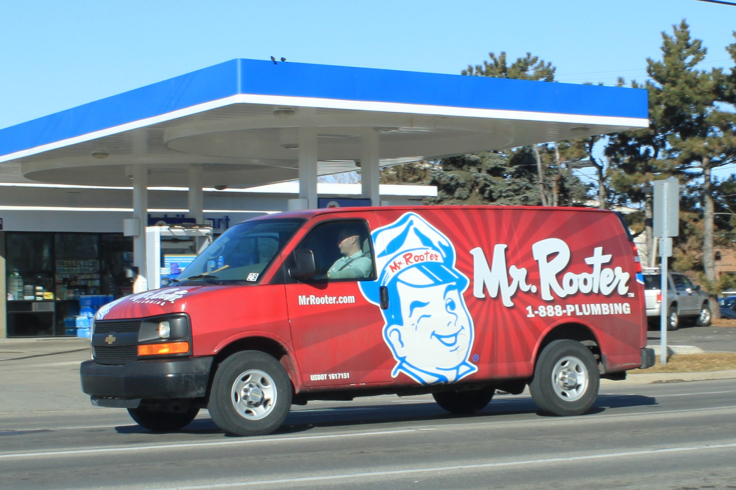 Mr Rooter: Servicio de fontanería profesional – Reparación de tuberías y desagües