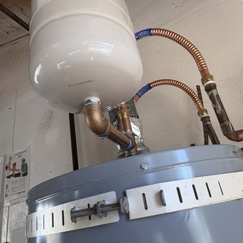 Plomería de Emergencia 24/7 en Escondido – Reparación de Alcantarillado y Calentadores sin Tanque